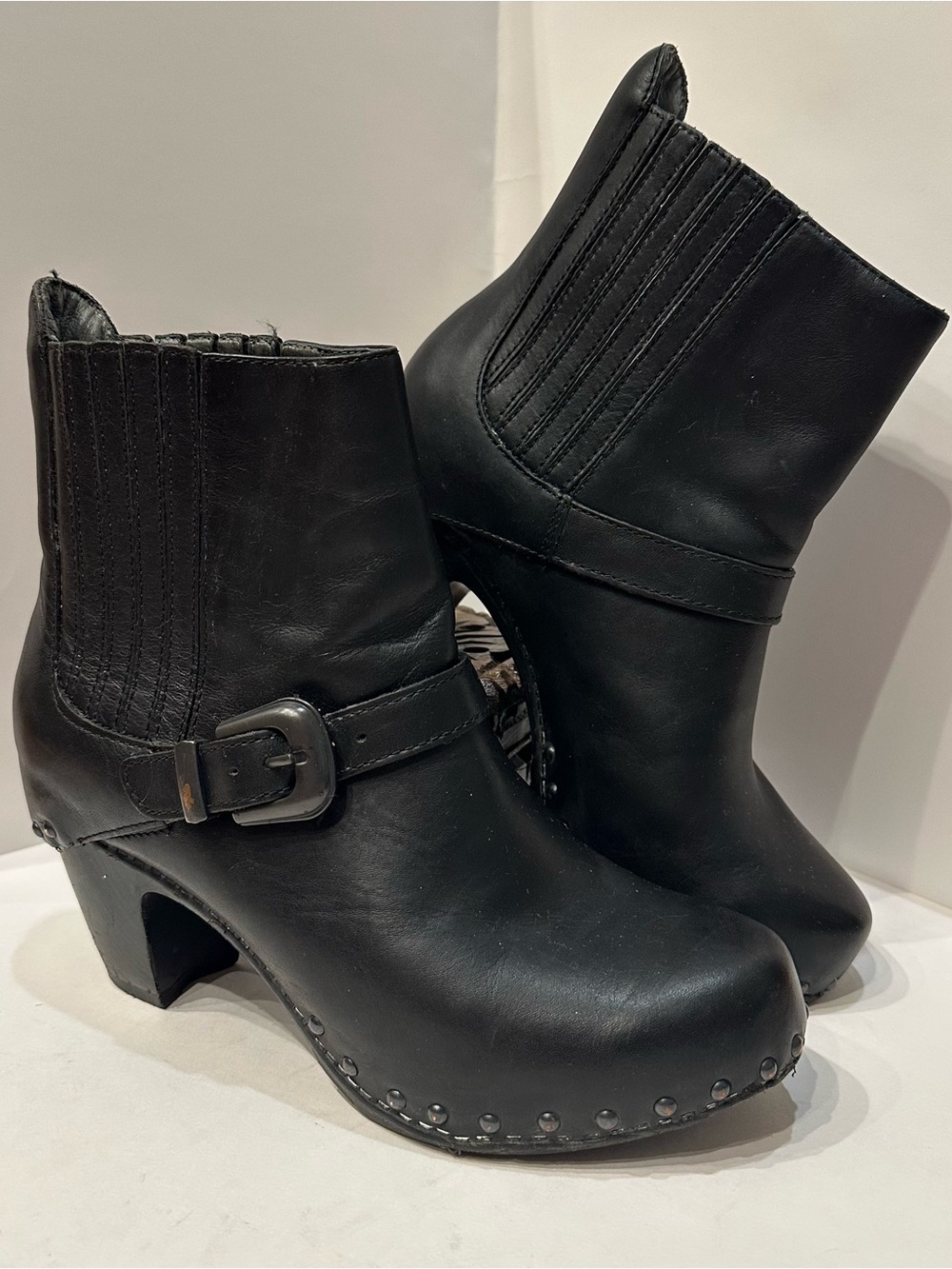Dansko Rihanna Brown Leather Ankle Boot Wood Heel Buckle Studded Size 40 US 9.5